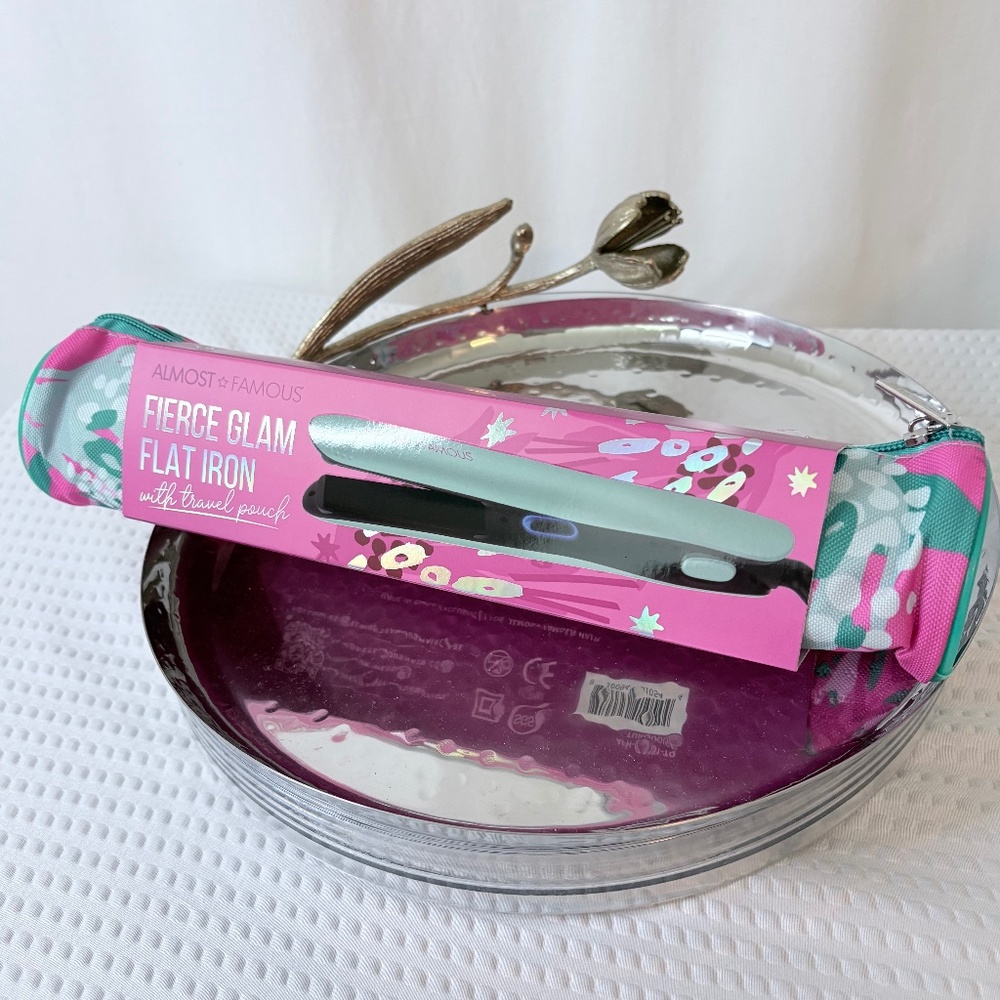 NIB Almost Famous Hair  "Fierce Glam" Flat Iron with Travel Pouch